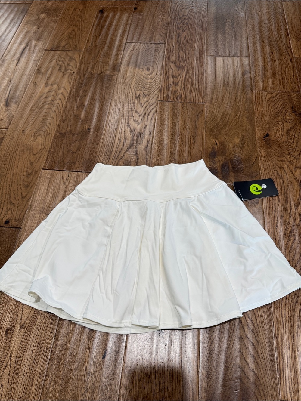 Women’s Off White Pleated Athletic Skort. Sz XS